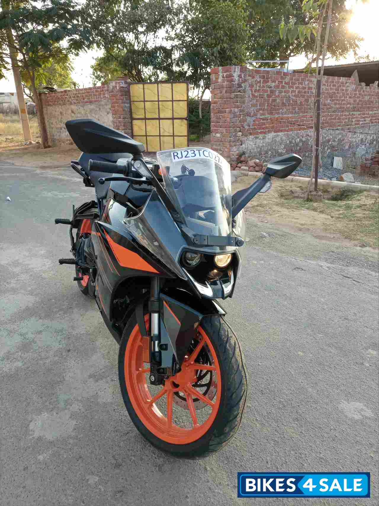 Black Orange KTM RC 200