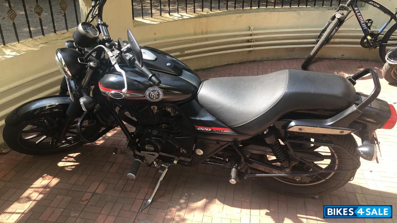 Bajaj Avenger Street 220