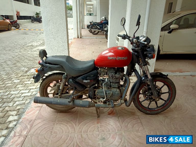 Roving Red & Black Royal Enfield Thunderbird X 350