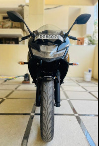 Black Suzuki Gixxer SF Fi