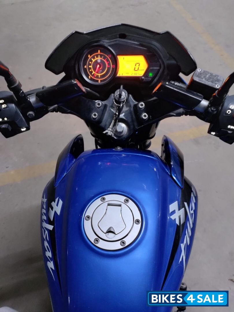 Blue Bajaj Pulsar 135LS Blue Bajaj Pulsar 135LS