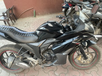 Black Suzuki GS 150R
