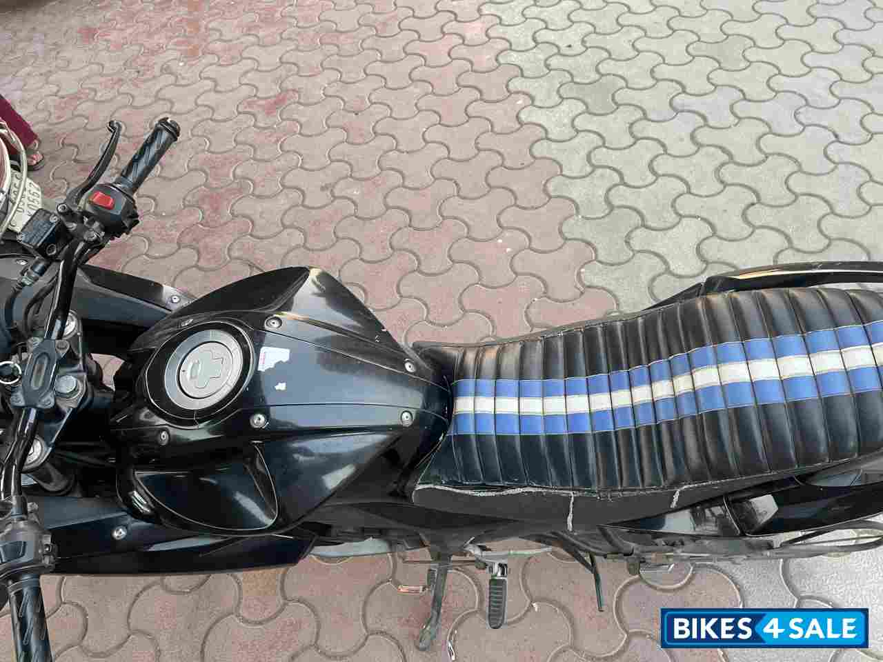 Black Suzuki GS 150R