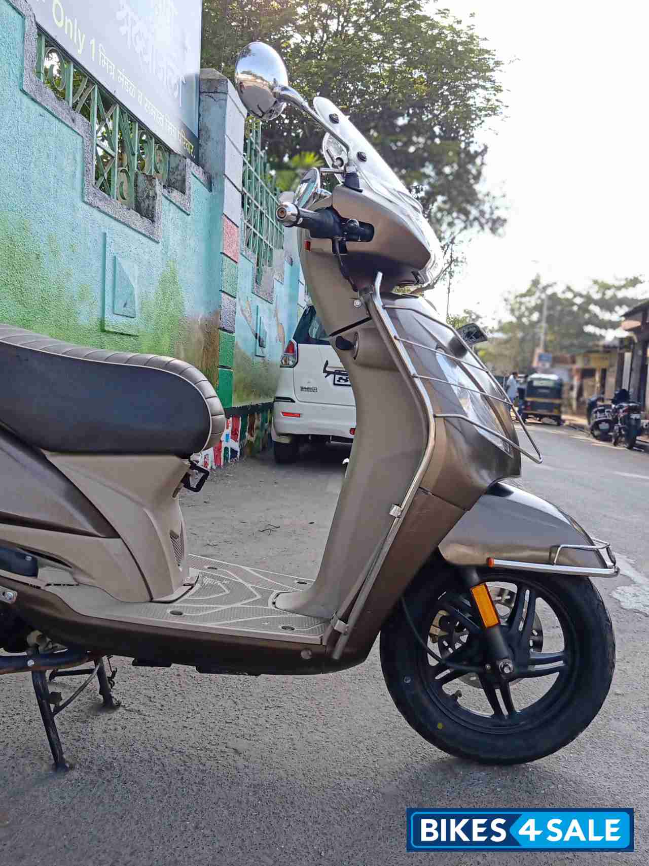 Brown TVS Jupiter Classic