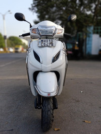 White Honda Activa 5G