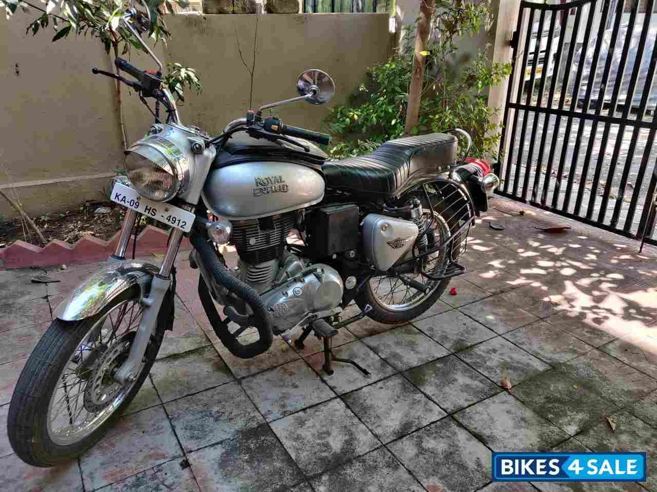 Silver Royal Enfield Bullet Electra Silver Royal Enfield Bullet Electra