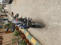 Mahindra Mojo UT 300