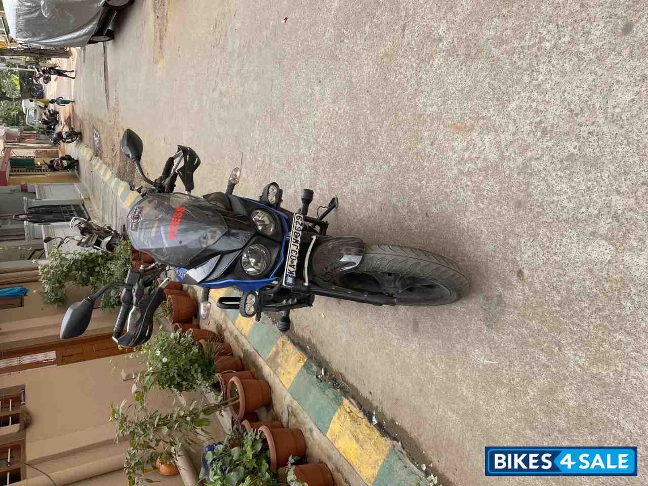 Mahindra Mojo UT 300 Mahindra Mojo UT 300