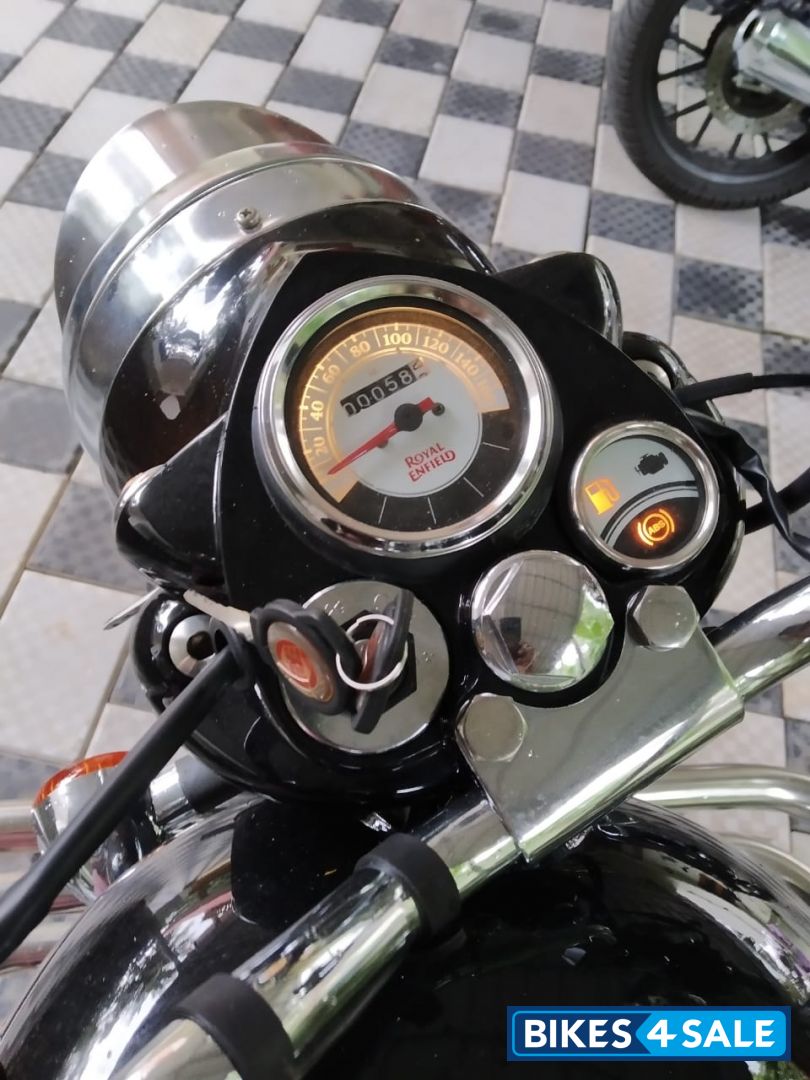 Classic Black Royal Enfield Classic 350 BS VI