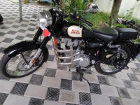 Classic Black Royal Enfield Classic 350 BS VI