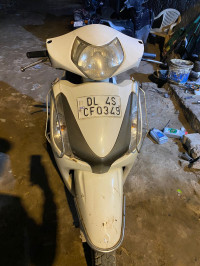 White Honda Aviator