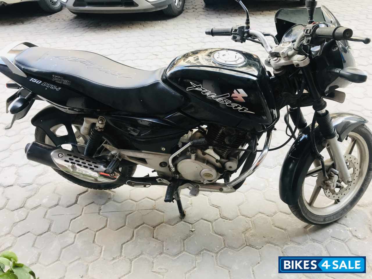 Black Bajaj Pulsar 150 Black Bajaj Pulsar 150