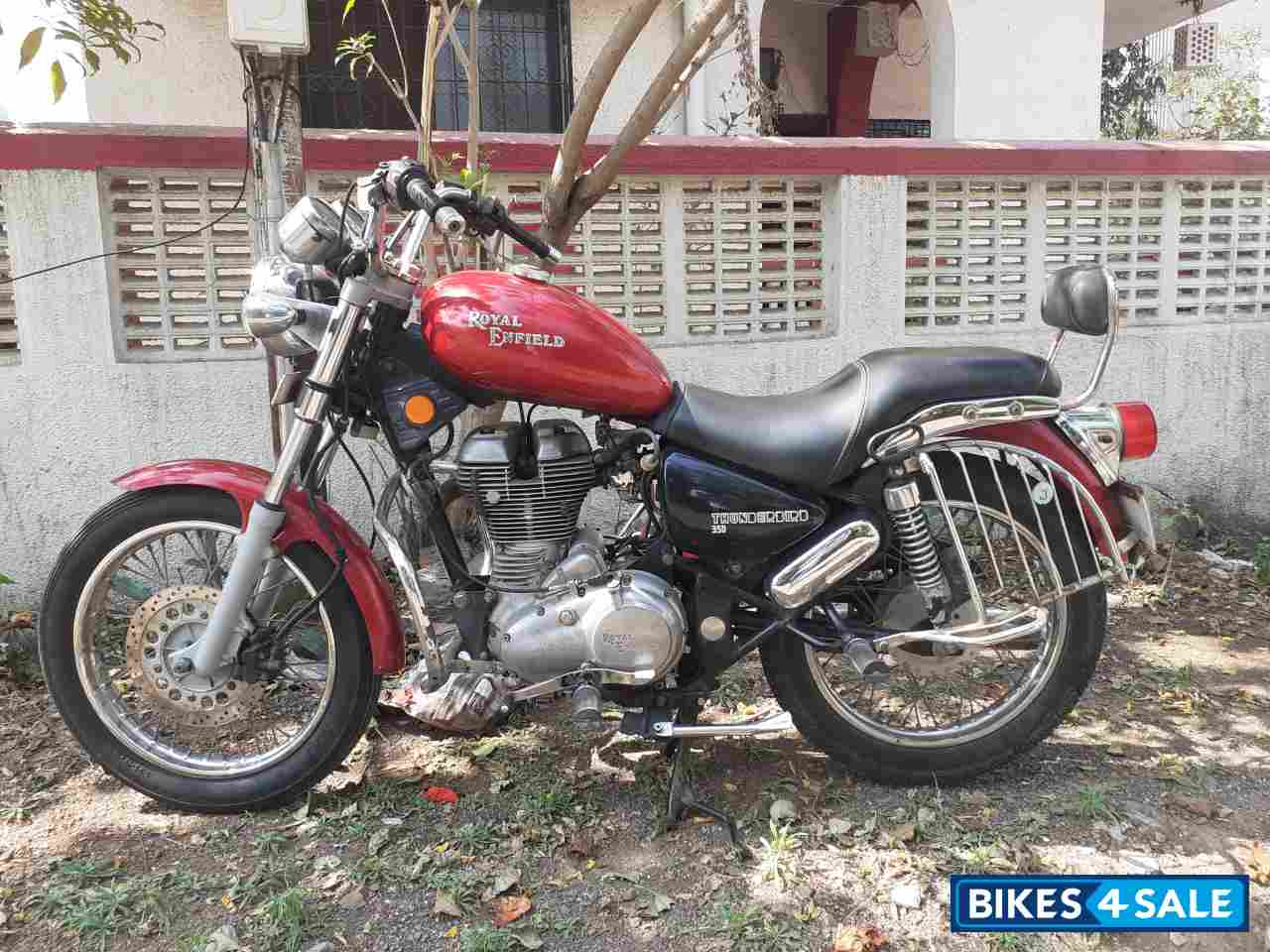 Red Royal Enfield Thunderbird TwinSpark 350