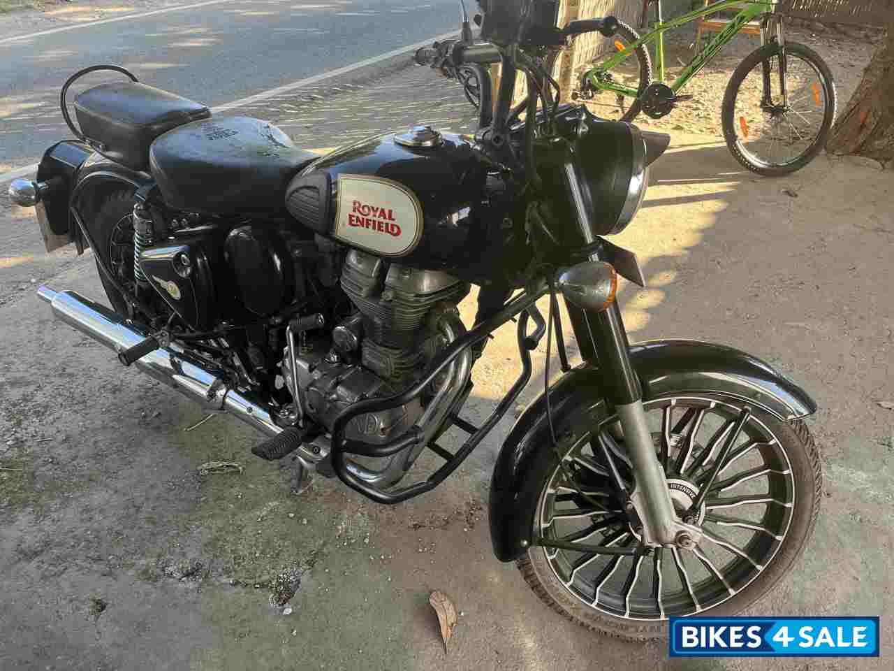 Black Royal Enfield Classic 350