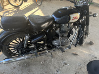 Black Royal Enfield Classic 350