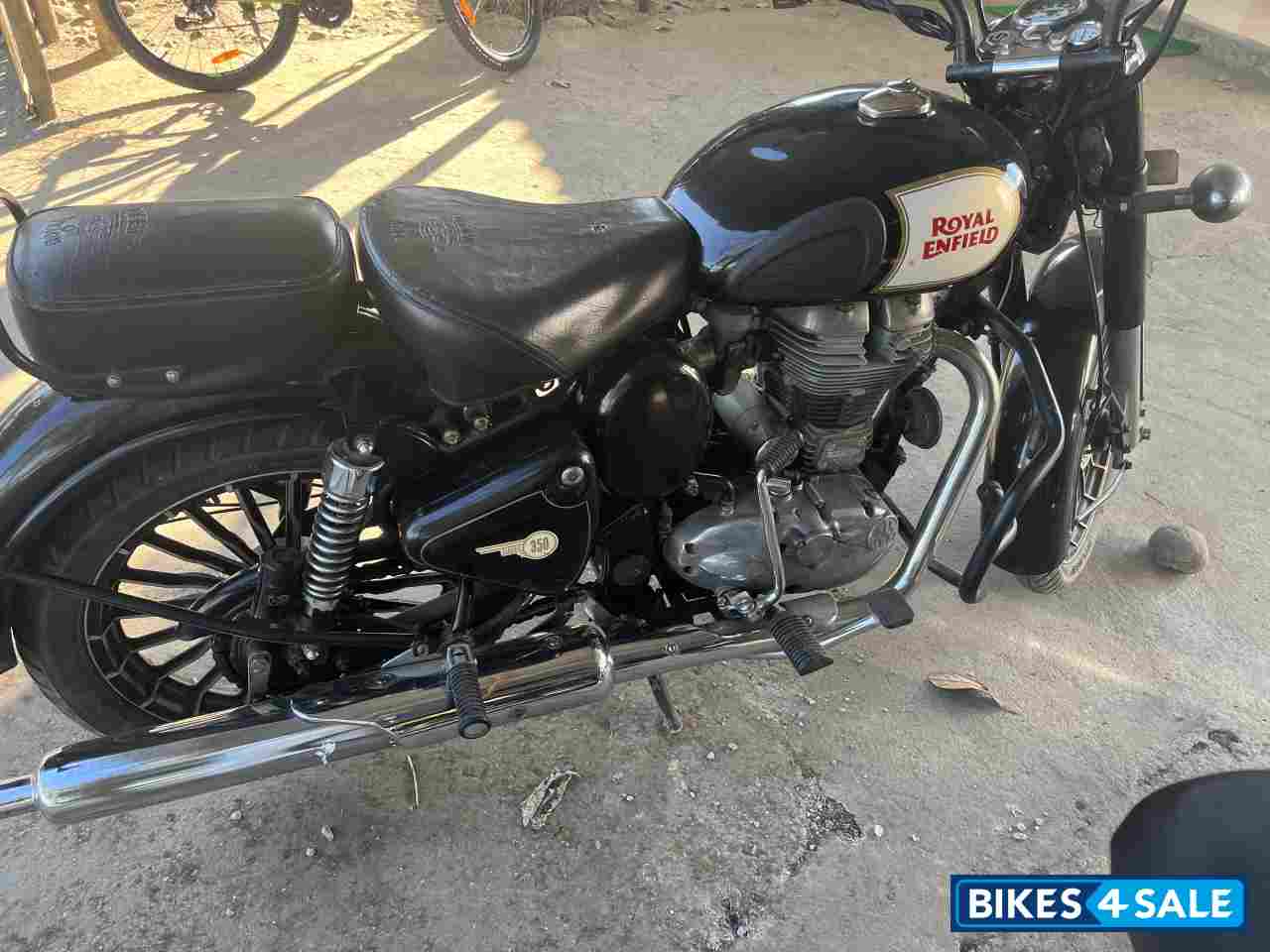 Black Royal Enfield Classic 350