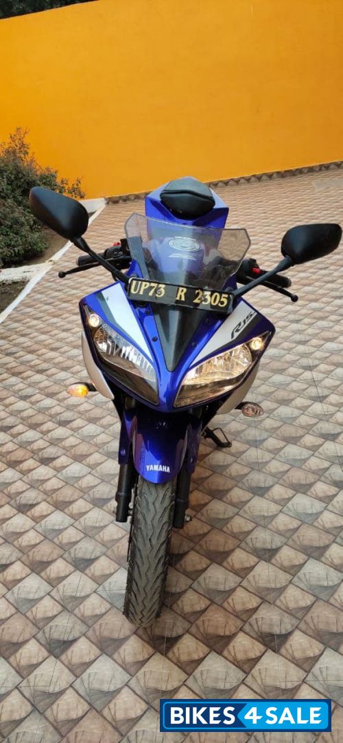 Blue Yamaha YZF R15 V2