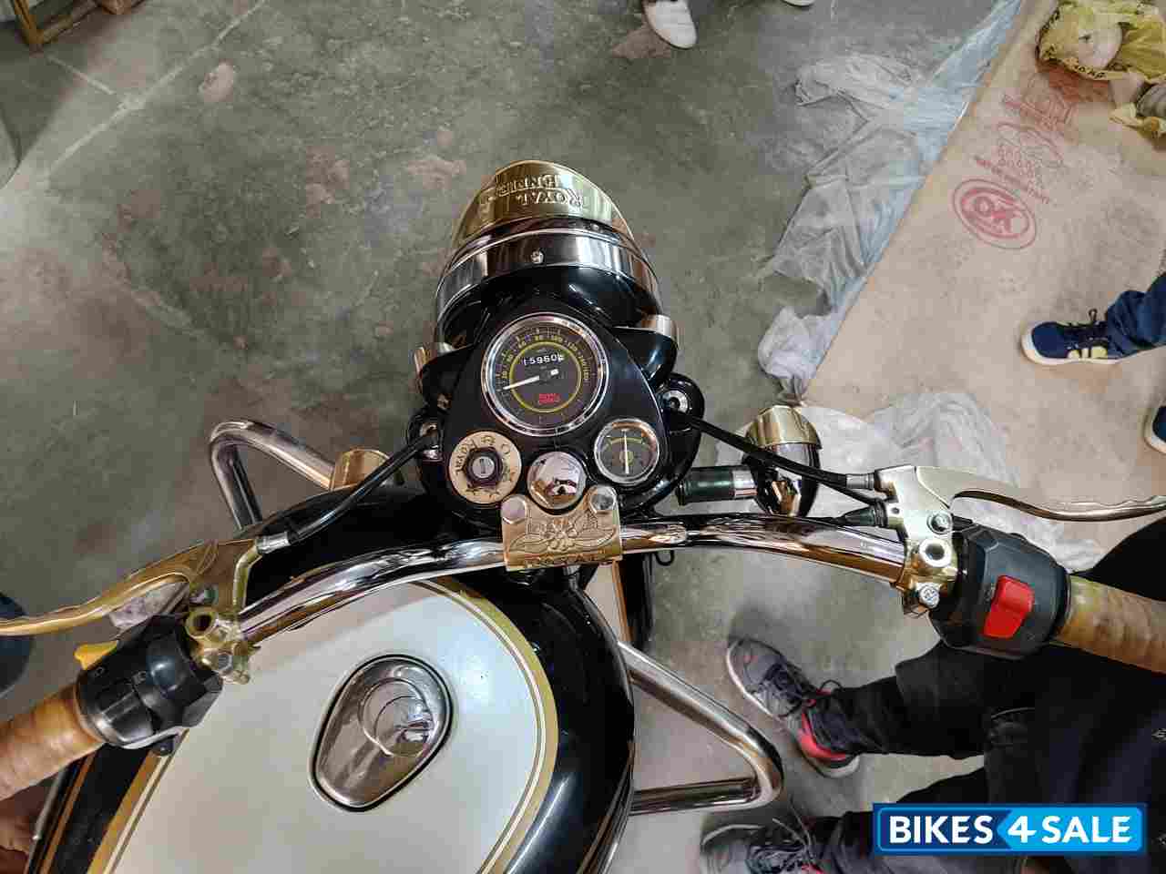 Black Royal Enfield Bullet Standard 350