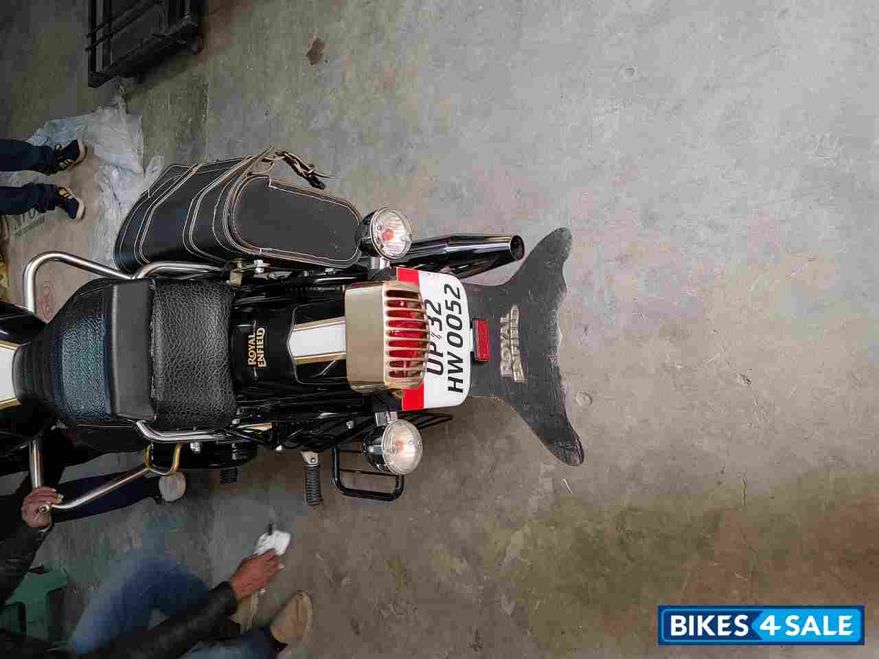 Black Royal Enfield Bullet Standard 350