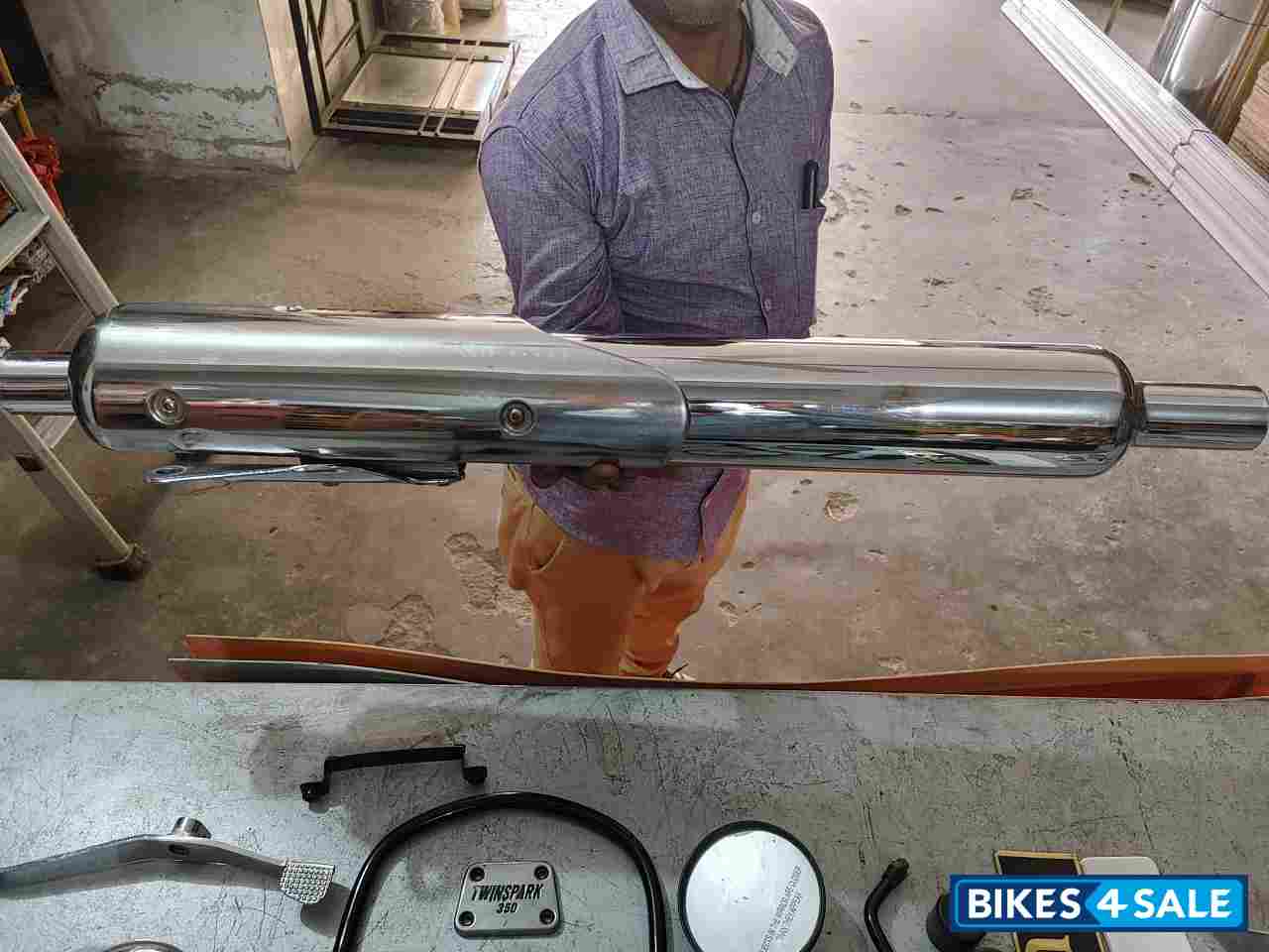 Black Royal Enfield Bullet Standard 350