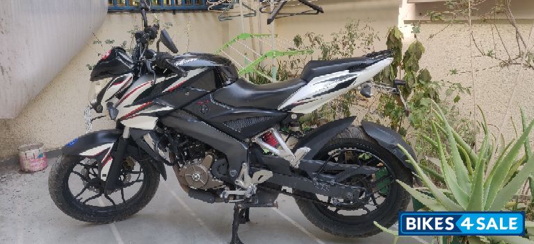 Bajaj Pulsar 200 NS