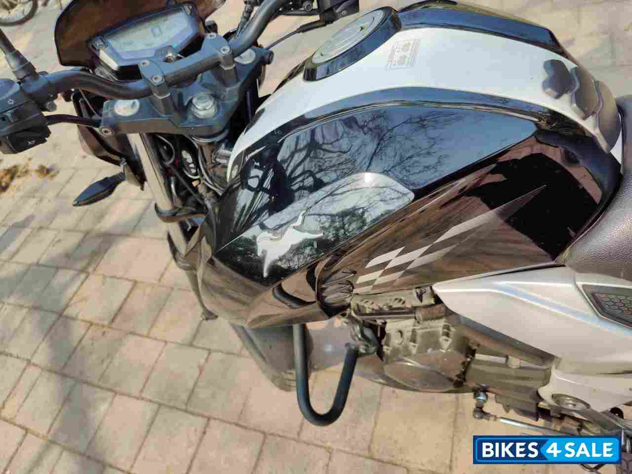 Black TVS Apache RTR 160 4V