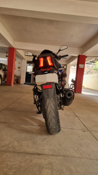 Blue Bajaj Dominar 400