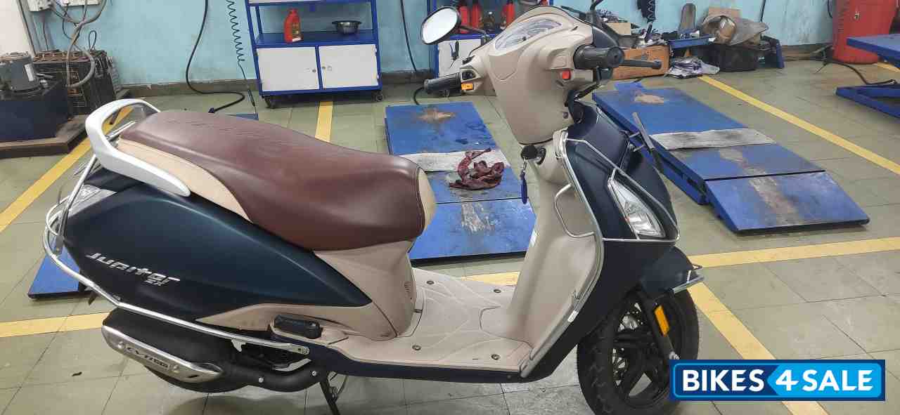 Blue TVS Jupiter ZX Disc BS6