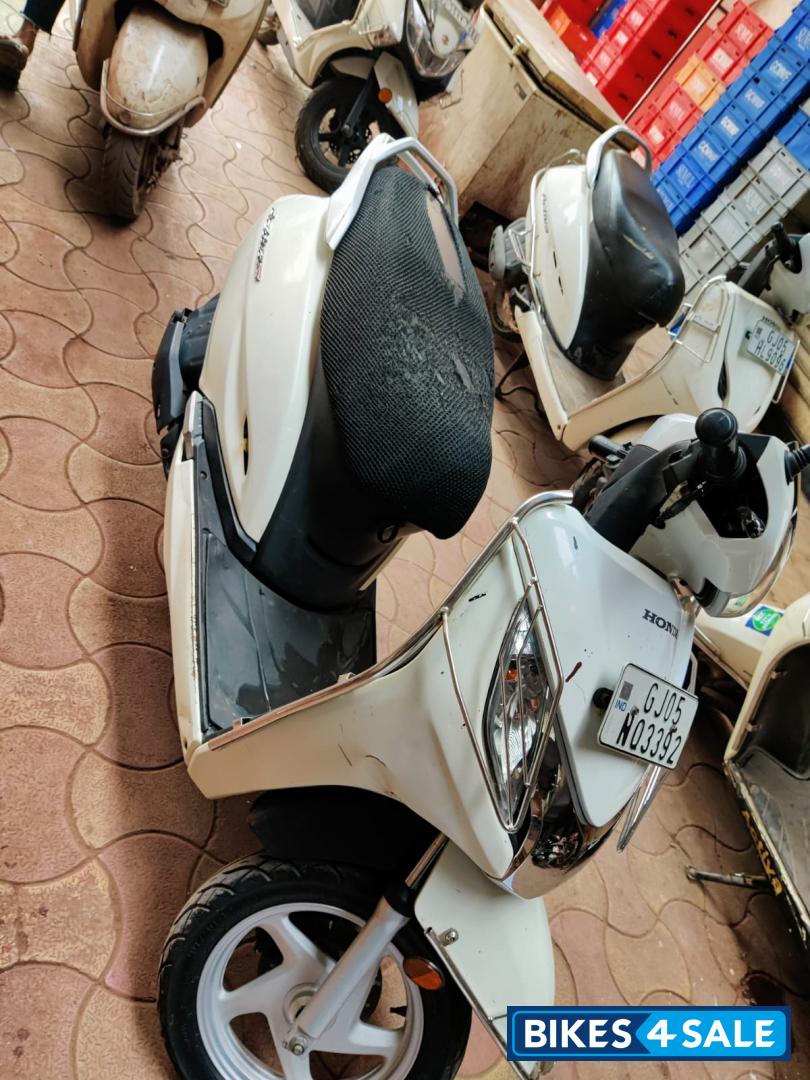 White Honda Activa 125