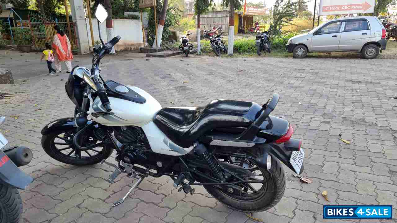 Bajaj Avenger Street 220