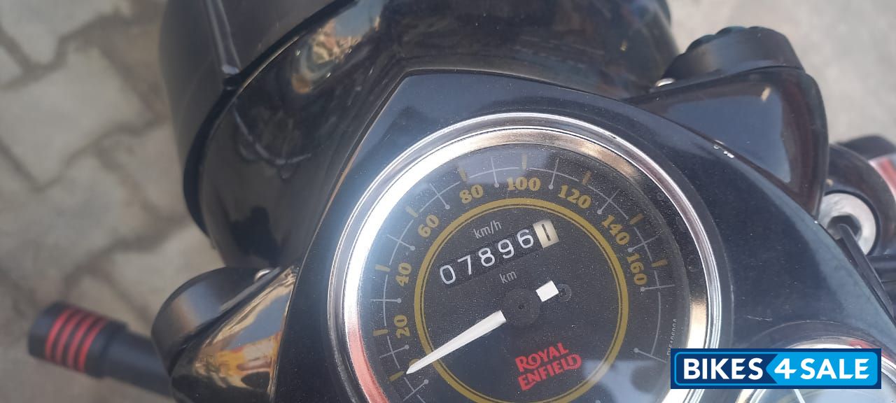 Black Royal Enfield Bullet Standard 350