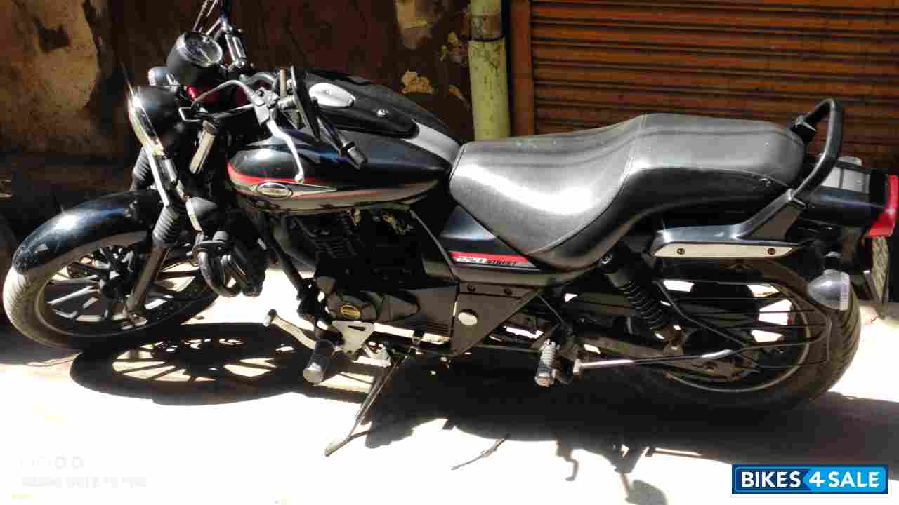 Bajaj Avenger Street 220