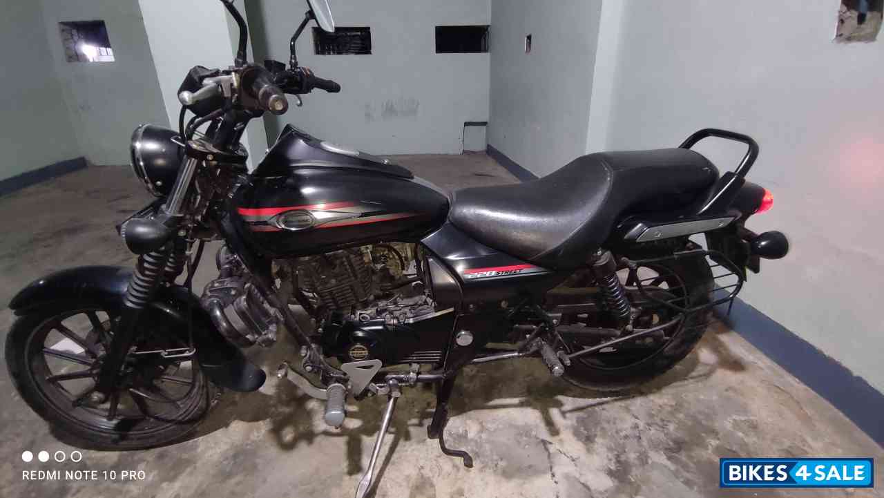 Bajaj Avenger Street 220