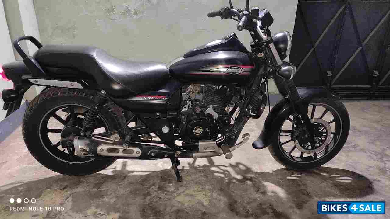 Bajaj Avenger Street 220
