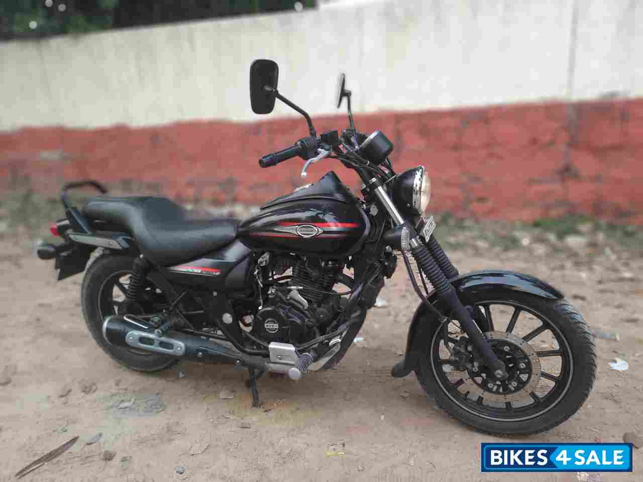 Bajaj Avenger Street 220