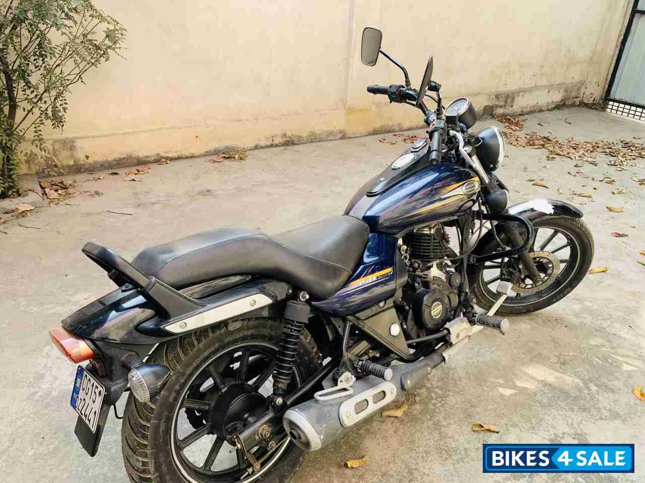 Blue Bajaj Avenger Street 150