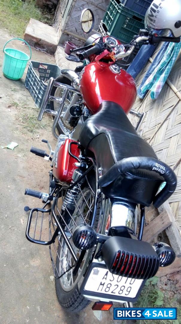 Red Royal Enfield Bullet 350 ES