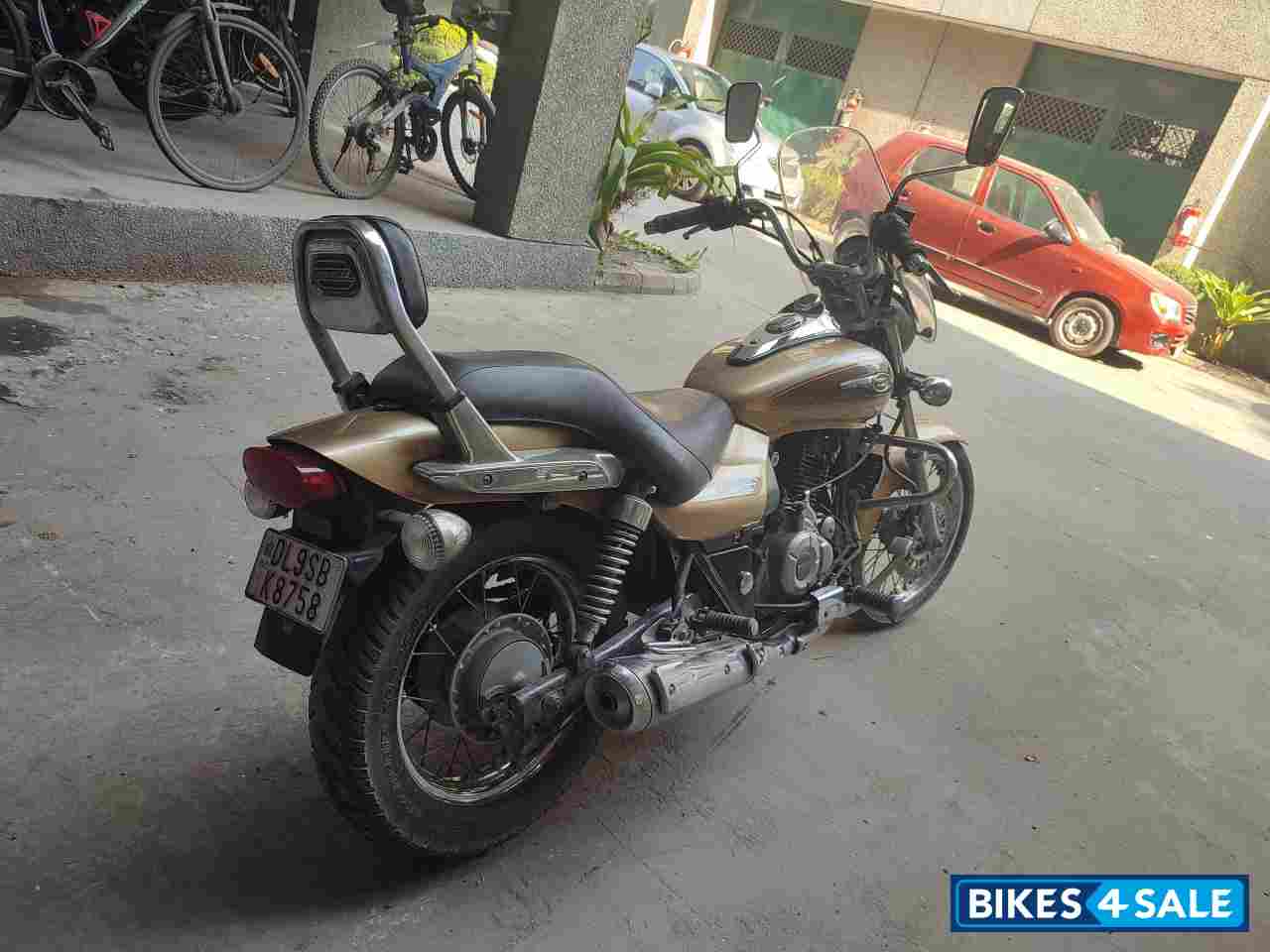 Gold Bajaj Avenger Cruise 220