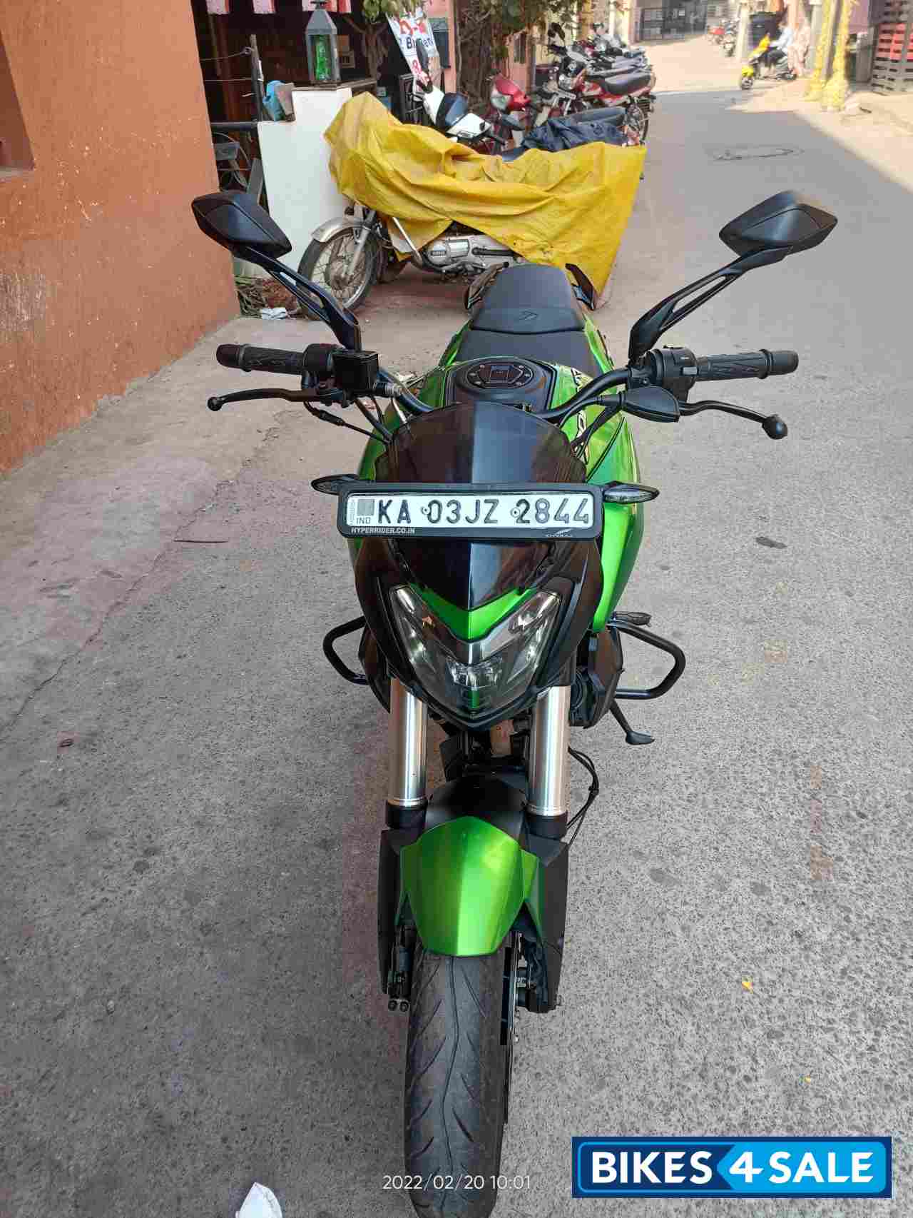 Savanna Green Bajaj Dominar 400 Disc