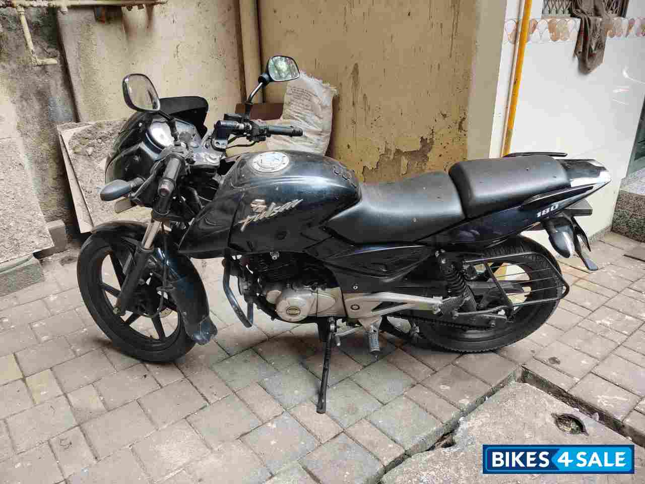 Black Bajaj Pulsar 180 DTSi