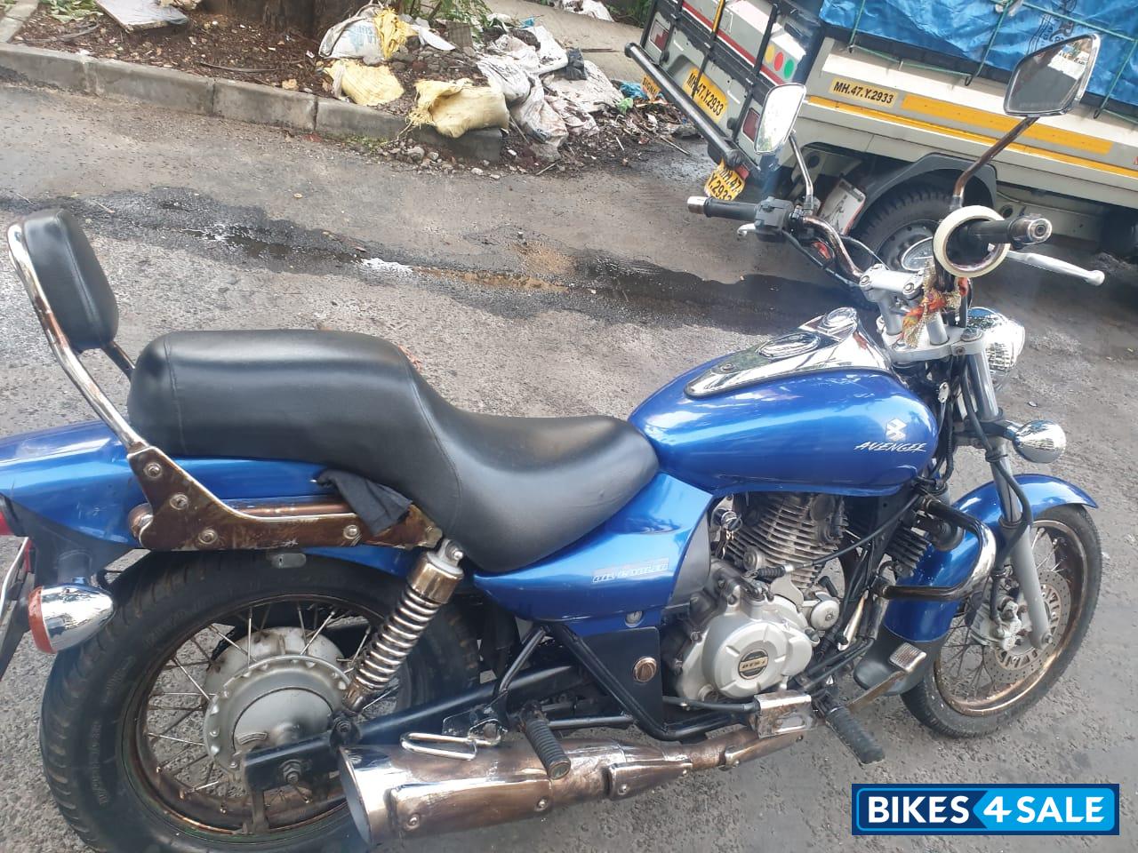 Bajaj Avenger 220 DTS-i