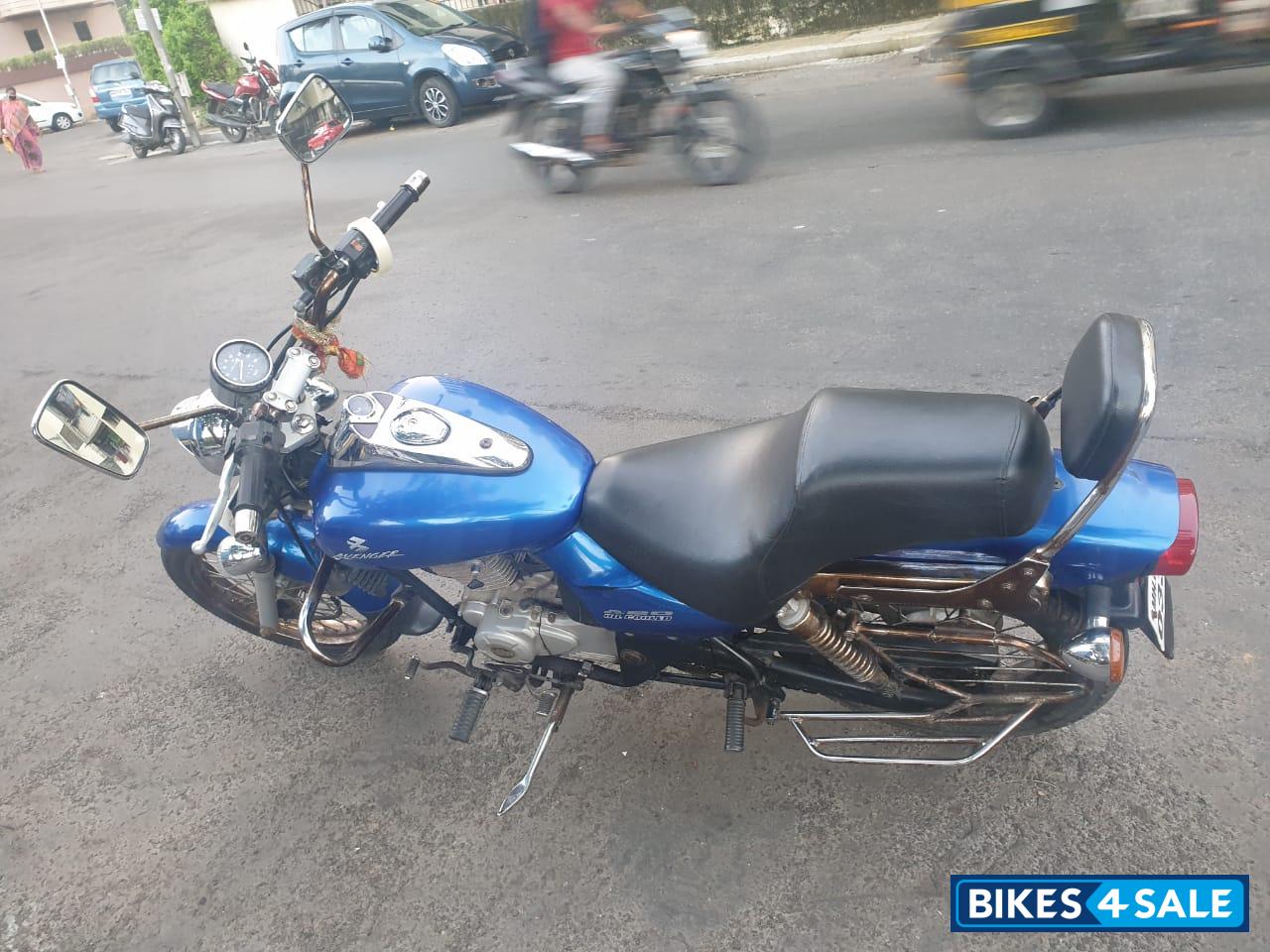 Bajaj Avenger 220 DTS-i