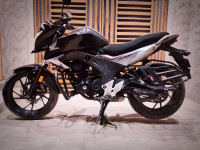 Black Honda CB Hornet 160R