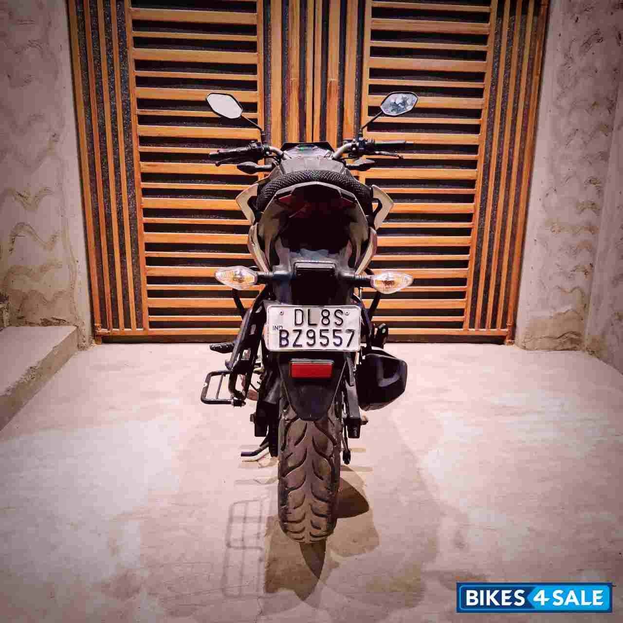 Black Honda CB Hornet 160R