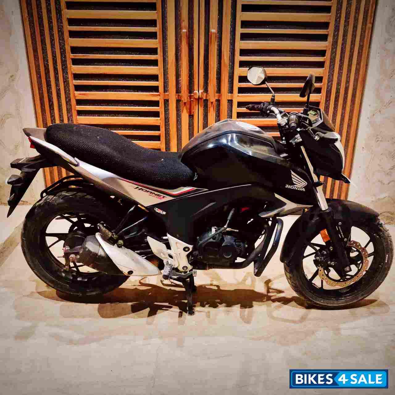 Black Honda CB Hornet 160R
