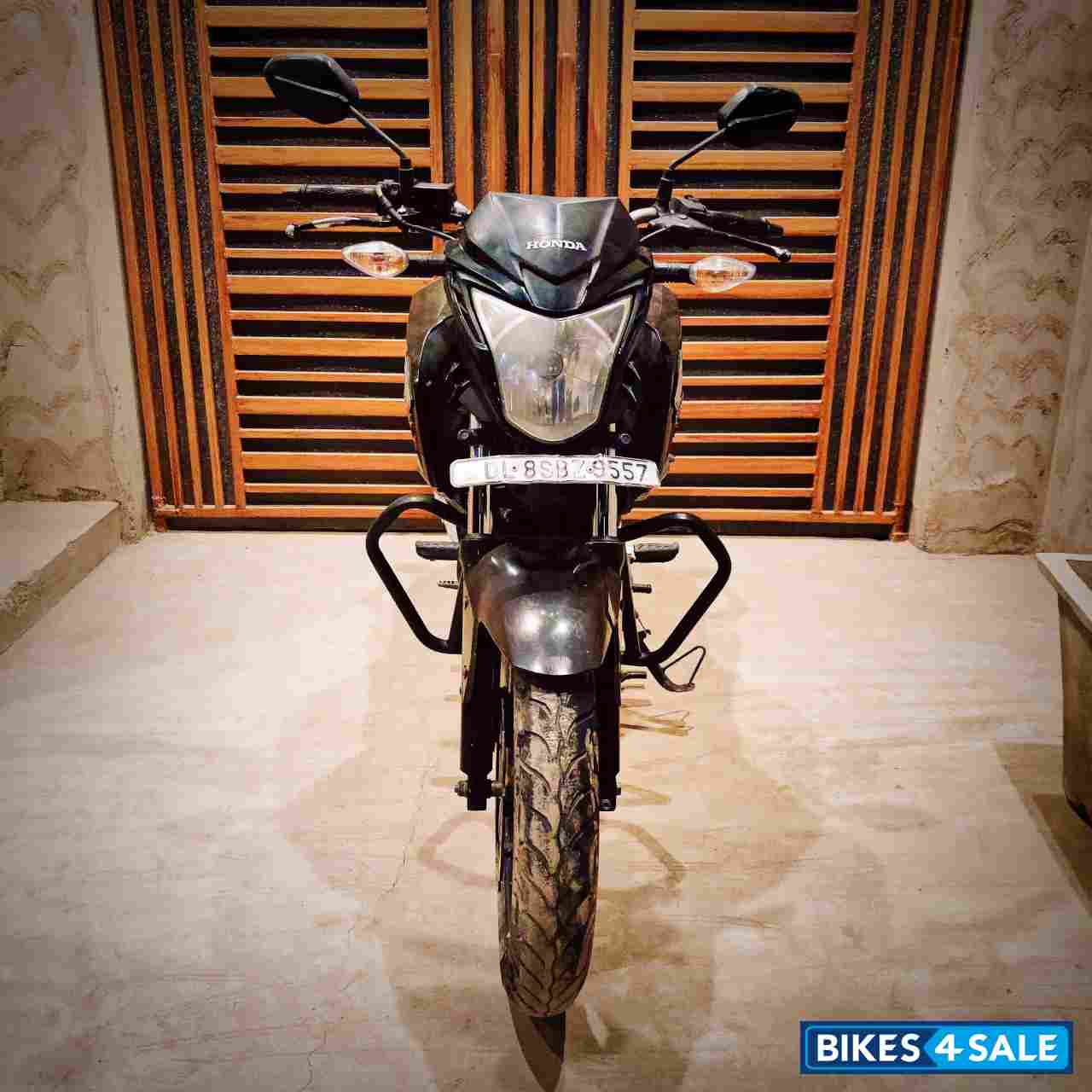 Black Honda CB Hornet 160R