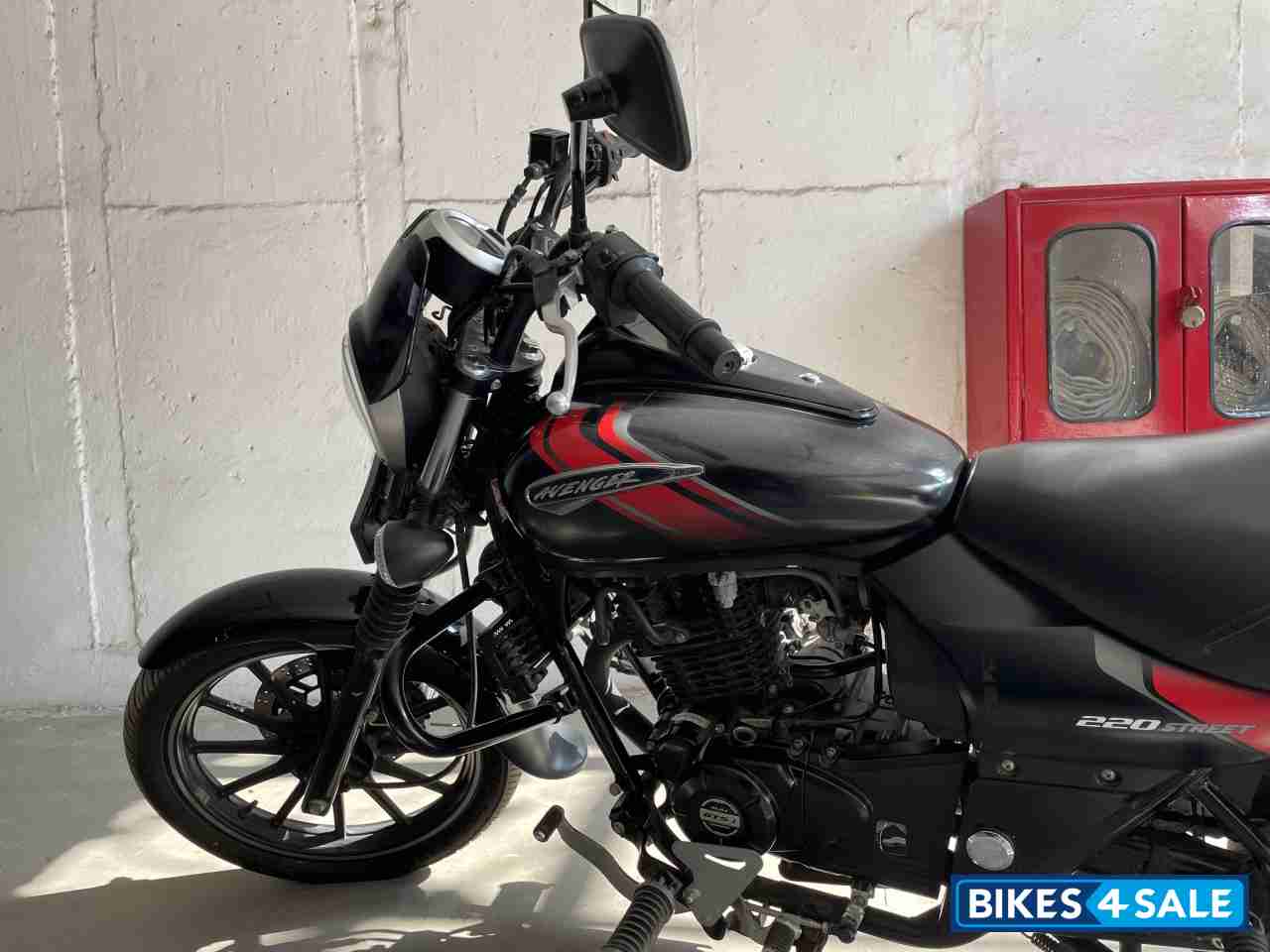 Bajaj Avenger Street 220