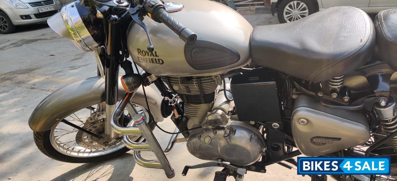 Gun Metal Grey Royal Enfield Classic Gunmetal Grey