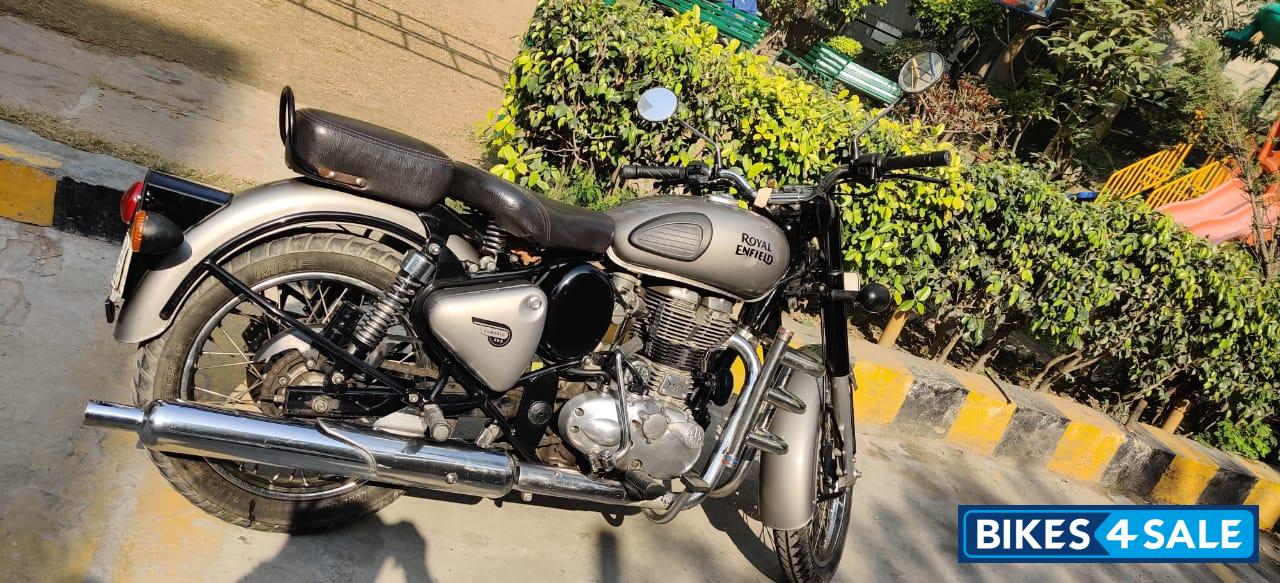 Gun Metal Grey Royal Enfield Classic Gunmetal Grey