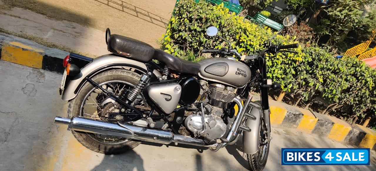 Gun Metal Grey Royal Enfield Classic Gunmetal Grey